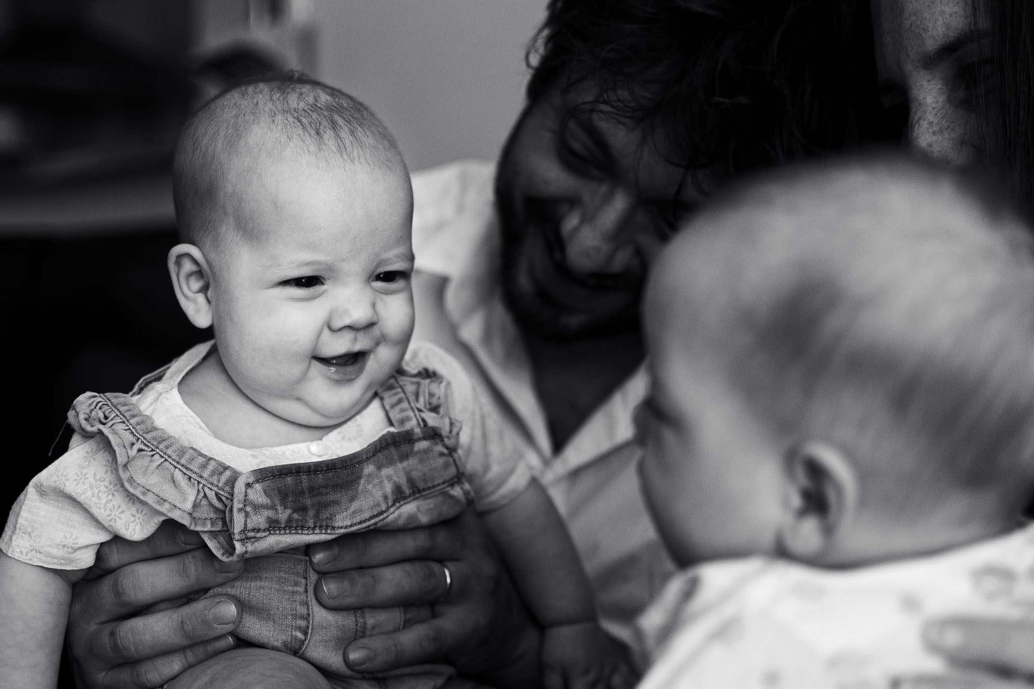 photos de bébés en noir et blanc