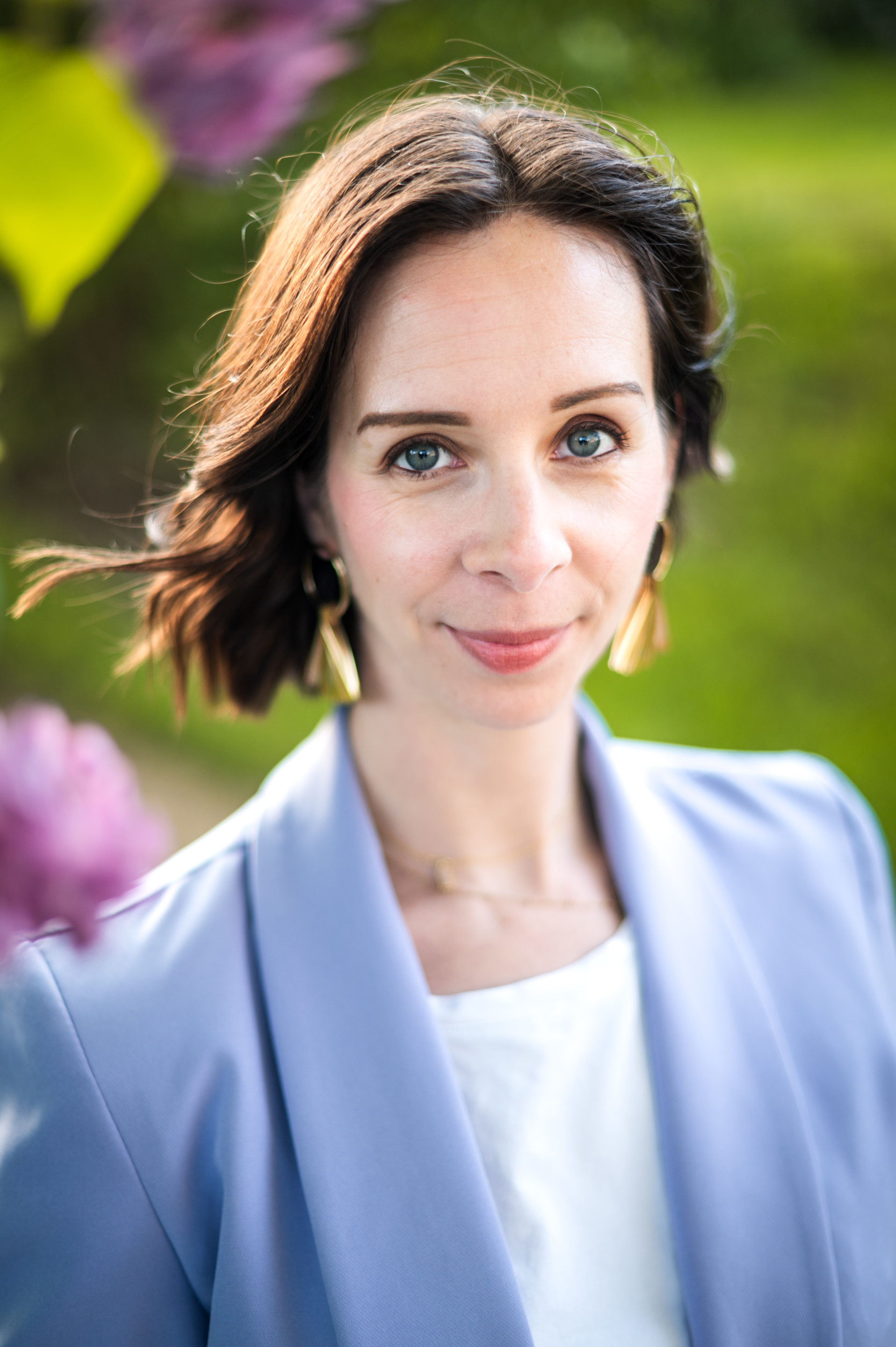 photographe-professionnelle-cotes-darmor portrait de femme sur le domaine de la roche jagu
